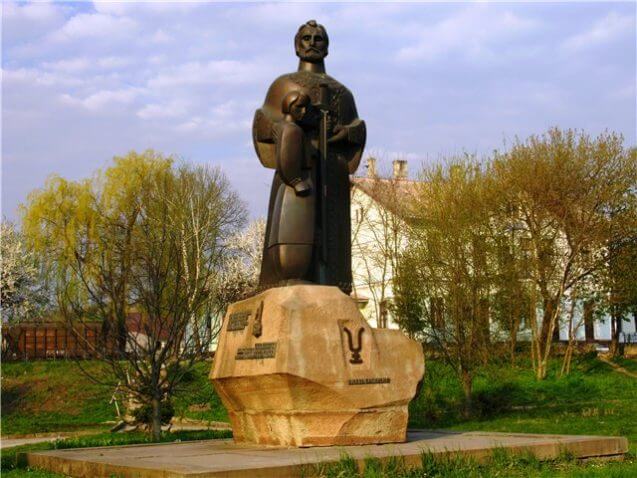 Пам'ятник князеві Васильку в Теребовлі andy-travel.com.ua